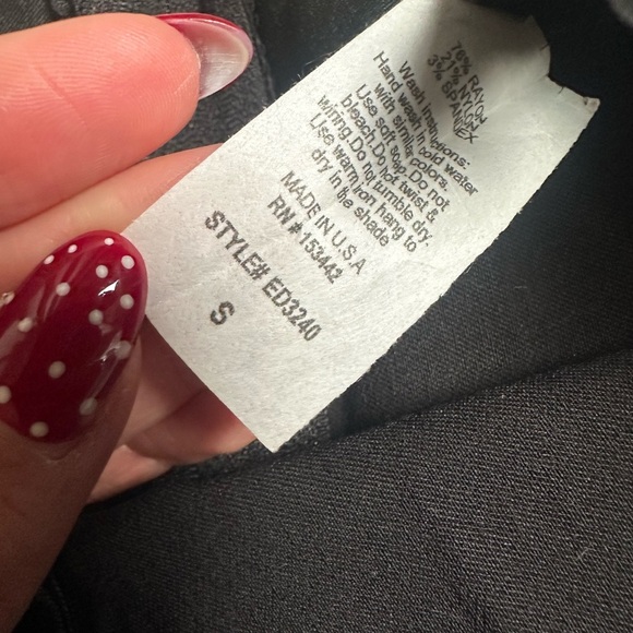 Windsor Black Pencil Skirt - Picture 3 of 3